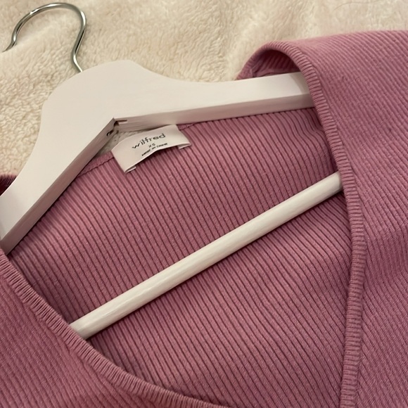 Aritzia Wilfred blouse tee with tie-waist - light purple, size XS - Picture 4 of 6